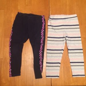 2 pairs of leggings